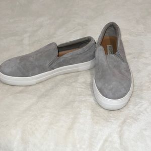 EUC Steve Madden slip on suede shoe